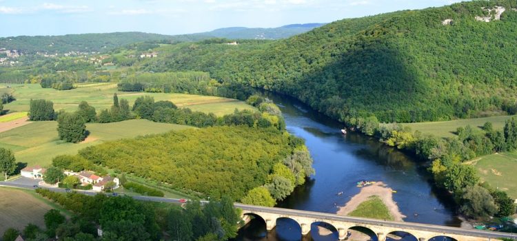 Visiter la Dordogne : les endroits emblématiques à ne pas manquer